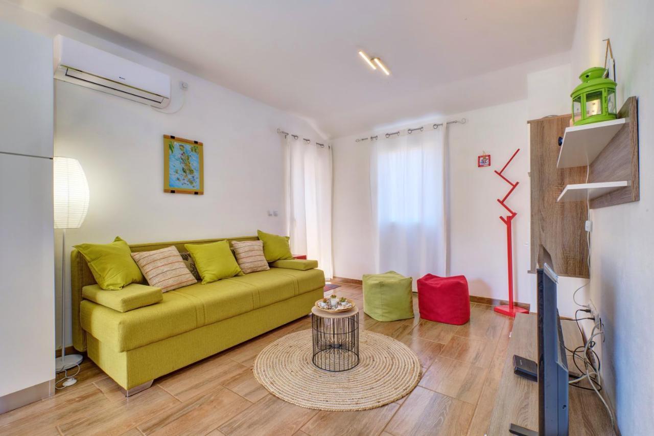 Apartment Tena Lussingrande Esterno foto