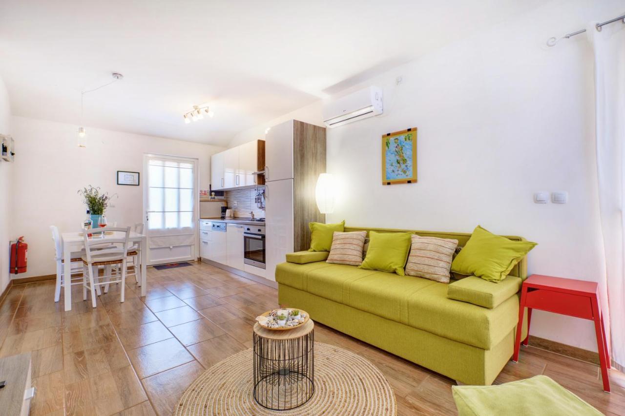 Apartment Tena Lussingrande Esterno foto